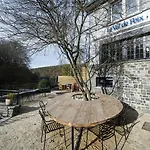 Hotel Val De Poix- Logis Restaurant 3*