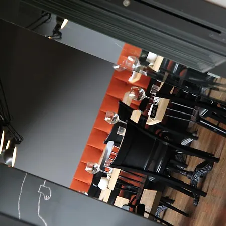 Hotel Val De Poix- Logis Restaurant