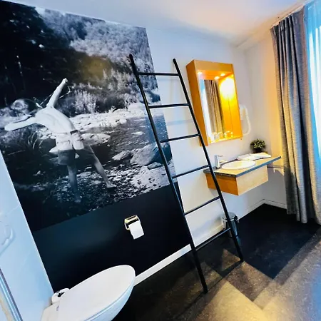 Hotel Val De Poix- Logis Restaurant 3*