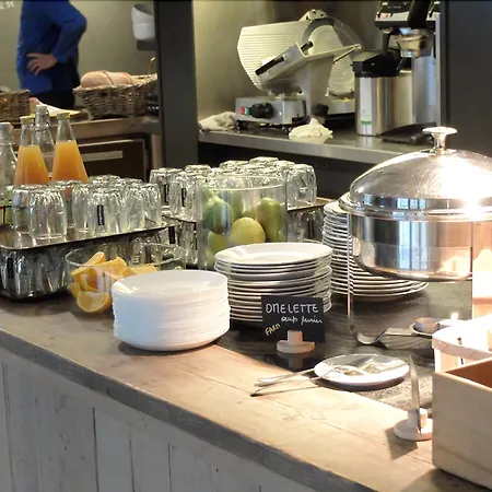 Hotel Val De Poix- Logis Restaurant 3*