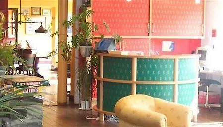 Hotel Val De Poix- Logis Restaurant Saint-Hubert