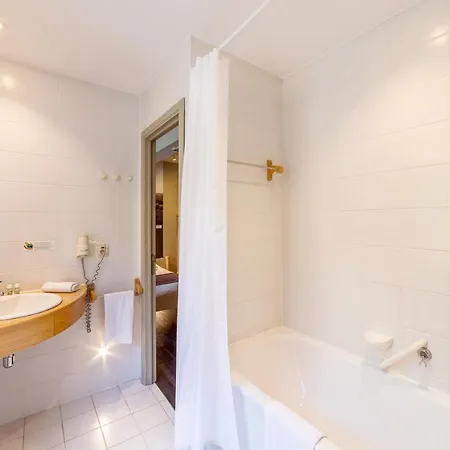 Val De Poix- Logis Restaurant Hotel Saint-Hubert