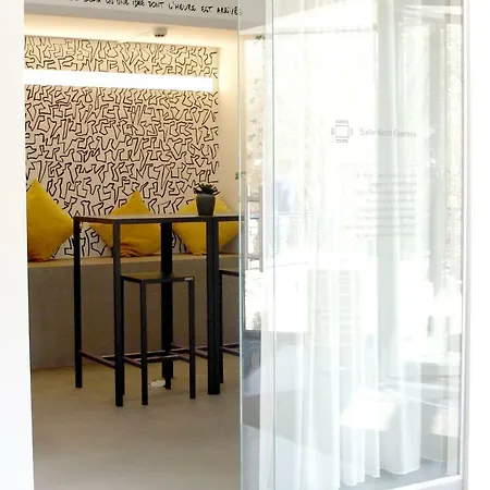 Hotel Val De Poix- Logis Restaurant Saint-Hubert