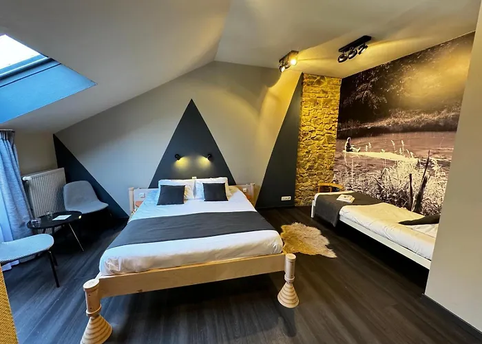 Val De Poix- Logis Restaurant فندق