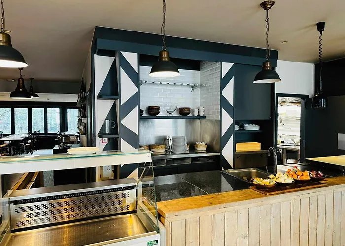 Val De Poix- Logis Restaurant Hotel 3*