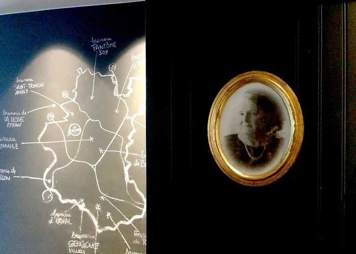 Val De Poix- Logis Restaurant Hotel