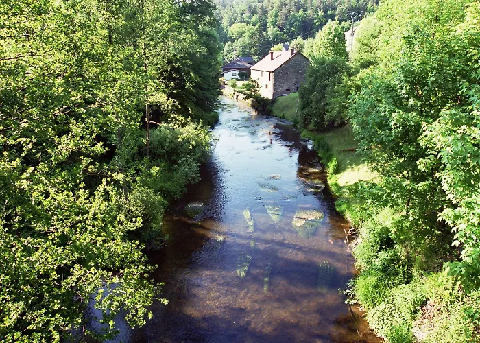 Val De Poix- Logis Restaurant فندق سانت هوبيرت