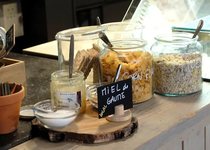 Val De Poix- Logis Restaurant فندق سانت هوبيرت