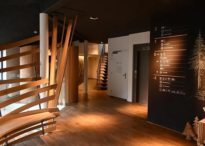 Val De Poix- Logis Restaurant فندق سانت هوبيرت