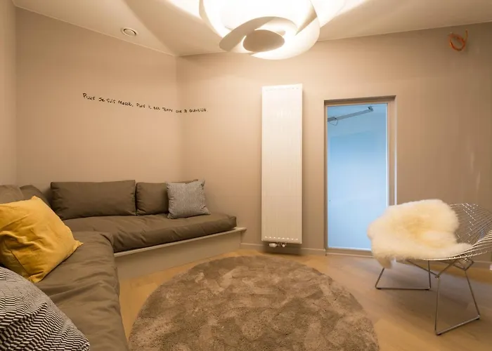 Val De Poix- Logis Restaurant فندق